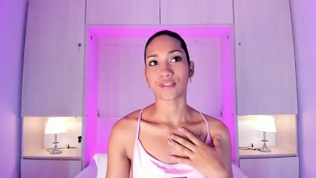 AnahiCollins online show from 16, 6, 2026