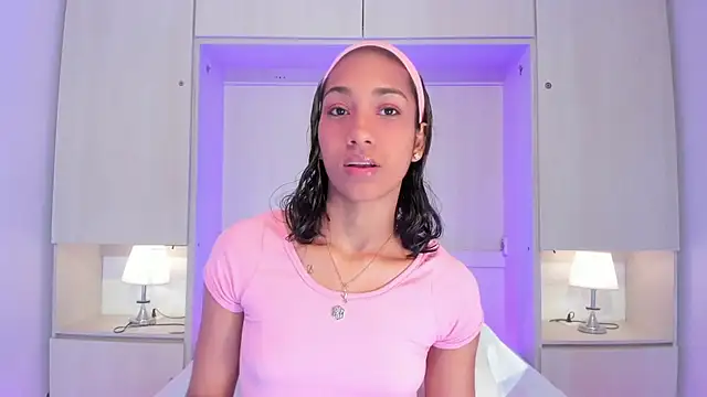 AnahiCollins online show from 5, 7, 2026