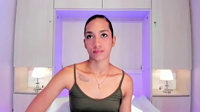 AnahiCollins online show from 17, 7, 2026