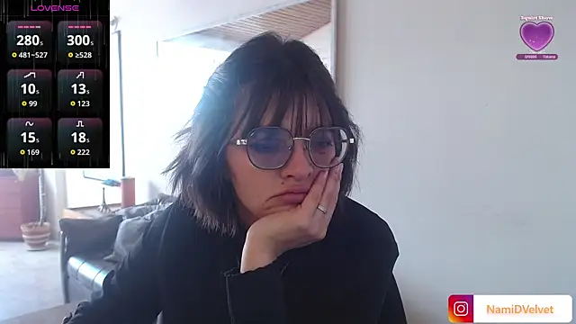 NamiDVelvet online show from 18, 10, 2025
