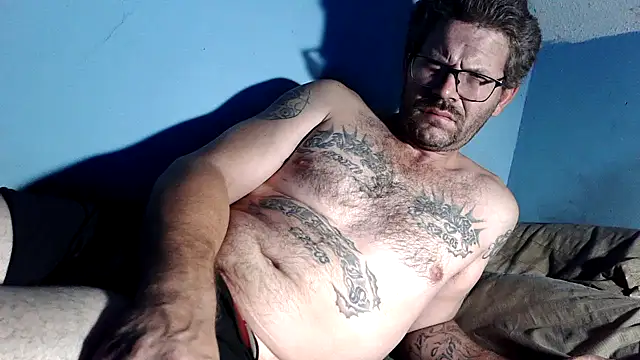 Snapshot of bigdickdaddy6911 chatting on 27, 11, 2025 bigdickdaddy6911 online show from 27, 11, 2025