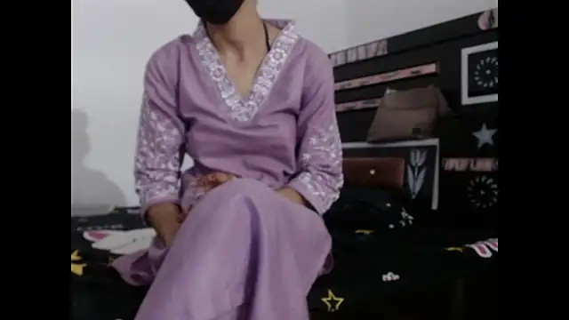 Snapshot of sexy_yuvi chatting on 21, 10, 2025 sexy yuvi online show from 21, 10, 2025