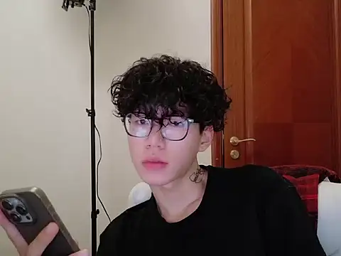 Snapshot of hangzi-0011 chatting on 29, 9, 2025 hangzi-0011 online show from 29, 9, 2025