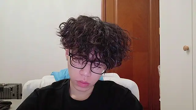 Snapshot of hangzi-0011 chatting on 10, 10, 2025 hangzi-0011 online show from 10, 10, 2025