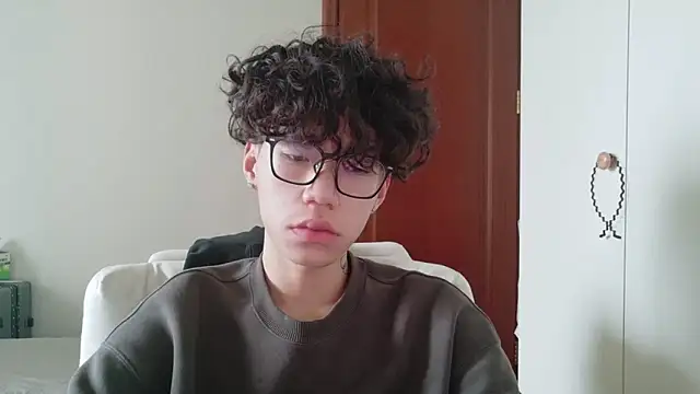 Snapshot of hangzi-0011 chatting on 14, 10, 2025 hangzi-0011 online show from 14, 10, 2025