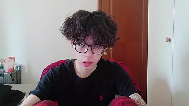 Snapshot of hangzi-0011 chatting on 17, 10, 2025 hangzi-0011 online show from 17, 10, 2025