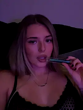 EllieEllxx online show from 12, 10, 2025