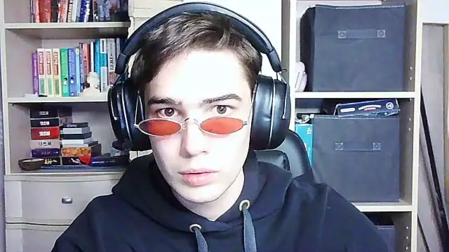  Chris Next Door  online show from 2, 10, 2025