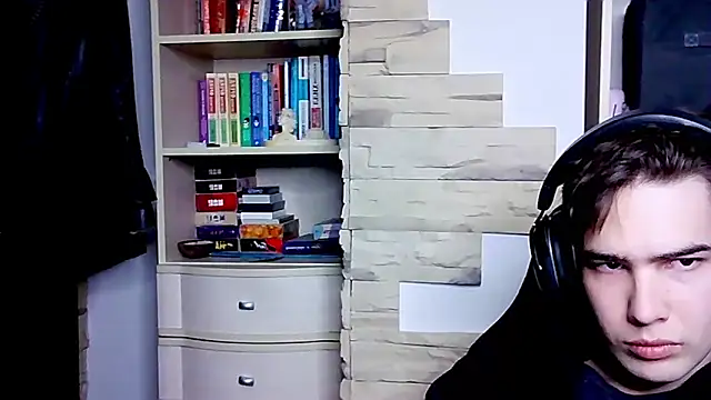  Chris Next Door  online show from 8, 10, 2025