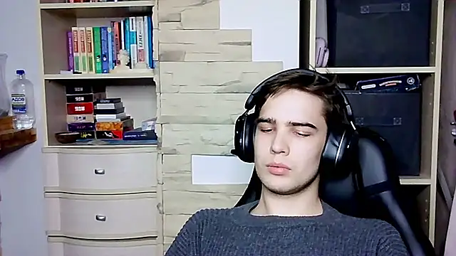  Chris Next Door  online show from 13, 10, 2025