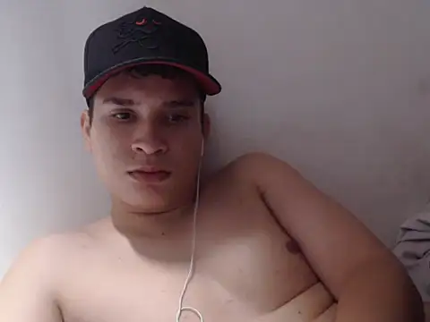 Snapshot of Alexhot2026 chatting on 28, 10, 2025 Alexhot2026 online show from 28, 10, 2025