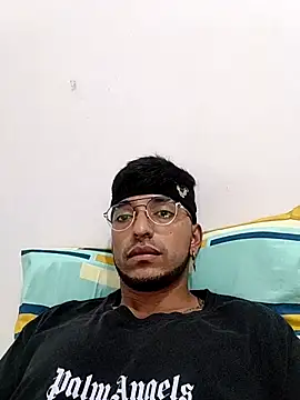 Snapshot of AlfalfaBoy chatting on 19, 10, 2025 AlfalfaBoy online show from 19, 10, 2025