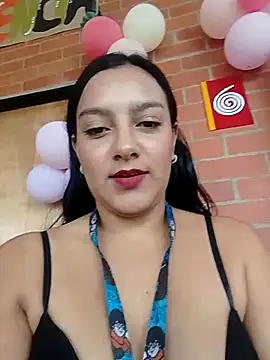 Snapshot of Sexy_Nayra_outdoors chatting on 24, 10, 2025 Sexy Nayra outdoors online show from 24, 10, 2025