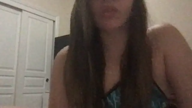 Snapshot of bunnygorl12 chatting on 29, 10, 2025 bunnygorl12 online show from 29, 10, 2025