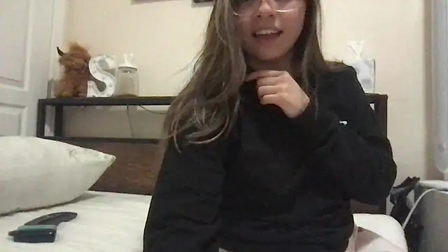 Snapshot of bunnygorl12 chatting on 1, 12, 2025 bunnygorl12 online show from 1, 12, 2025