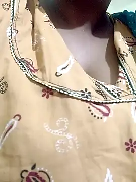 Snapshot of harinisree chatting on 9, 11, 2025 harinisree online show from 9, 11, 2025