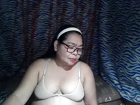 Snapshot of cris_tita chatting on 3, 3, 2026 cris tita online show from 3, 3, 2026