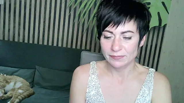 Ashley Brookss online show from 25, 10, 2025