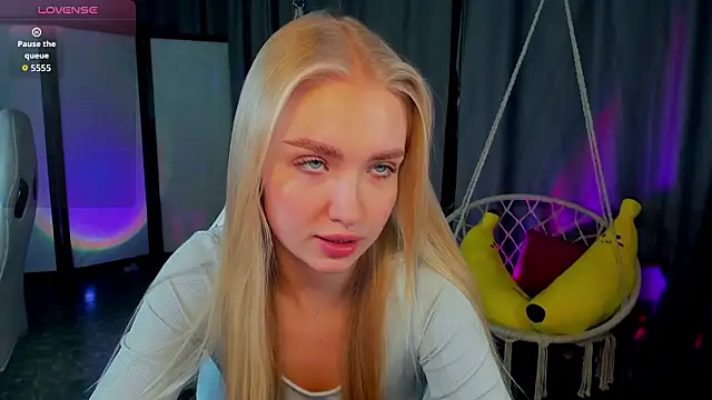 TessaGrays online show from 3, 2, 2026