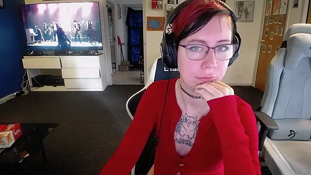 TattooedGirls online show from 3, 10, 2025