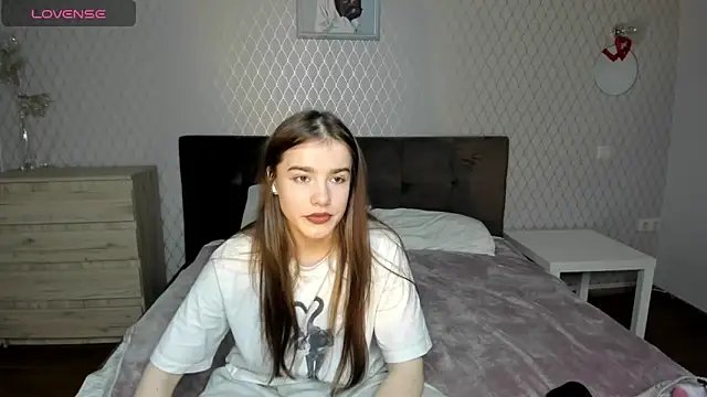 ShellyMoon  online show from 25, 10, 2025