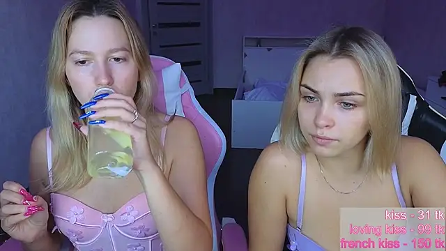 Snapshot of stefany_and_bettany chatting on 22, 10, 2025 stefany and bettany online show from 22, 10, 2025