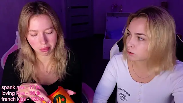 Snapshot of stefany_and_bettany chatting on 30, 10, 2025 stefany and bettany online show from 30, 10, 2025