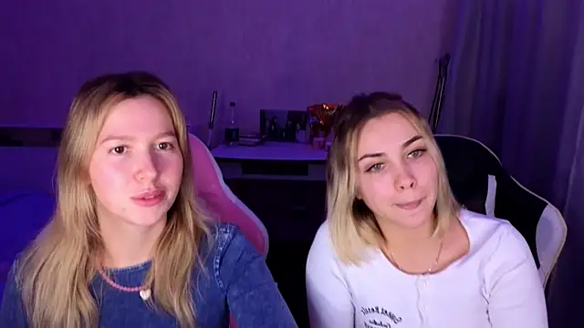 Snapshot of stefany_and_bettany chatting on 1, 12, 2025 stefany and bettany online show from 1, 12, 2025