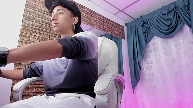 Austin Booy online show from 25, 10, 2025