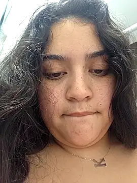 Snapshot of Khloekiss chatting on 18, 10, 2025 Khloekiss online show from 18, 10, 2025