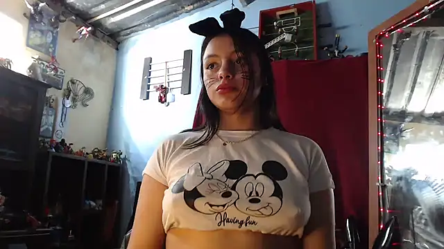 lizethavila online show from 2, 4, 2026