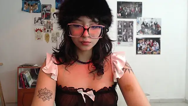 Lia Carter  online show from 11, 5, 2026