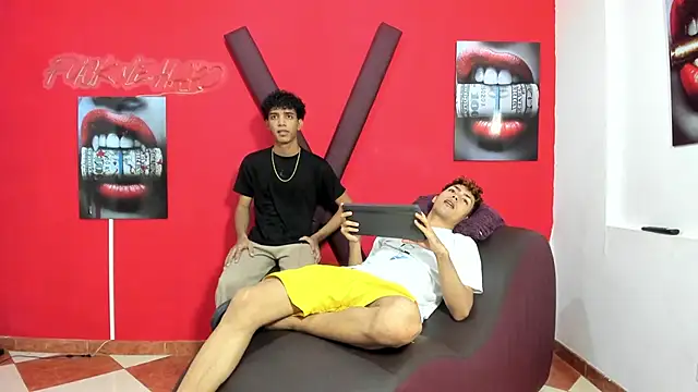 VERY HOT GUYS online show from 10, 4, 2026