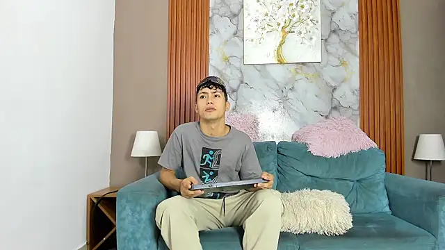 VERY HOT GUYS online show from 14, 5, 2026