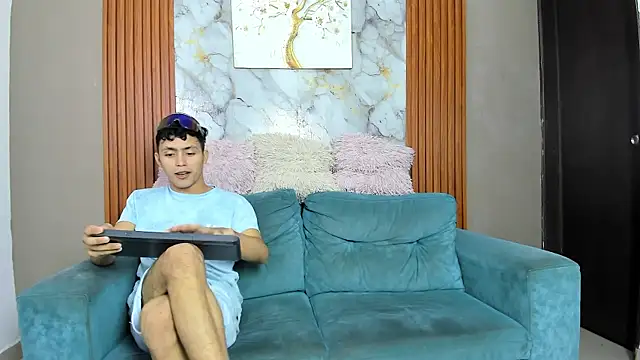 VERY HOT GUYS online show from 17, 5, 2026