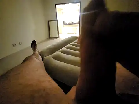 Snapshot of rezzzze chatting on 12, 10, 2025 rezzzze online show from 12, 10, 2025