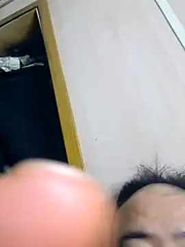 Snapshot of han515319 chatting on 7, 4, 2026 han515319 online show from 7, 4, 2026