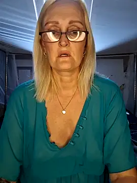 Snapshot of Jenny_Blum chatting on 9, 10, 2025 Jenny Blum online show from 9, 10, 2025