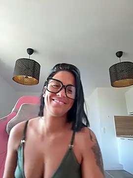 LaPetiteKim online show from 28, 4, 2026