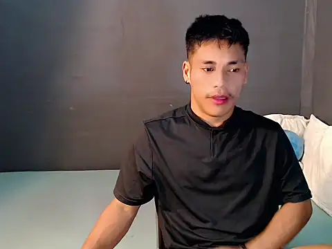 Snapshot of Cute_Lucas chatting on 13, 10, 2025 Cute Lucas online show from 13, 10, 2025