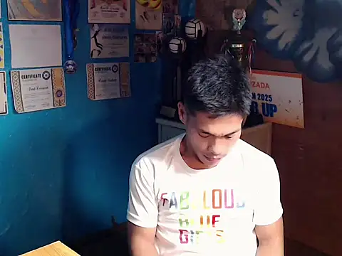 Snapshot of Cute_Lucas chatting on 17, 10, 2025 Cute Lucas online show from 17, 10, 2025