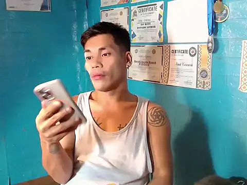 Snapshot of Cute_Lucas chatting on 20, 10, 2025 Cute Lucas online show from 20, 10, 2025