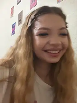 Snapshot of _Siennaaa_ chatting on 11, 10, 2025  Siennaaa  online show from 11, 10, 2025