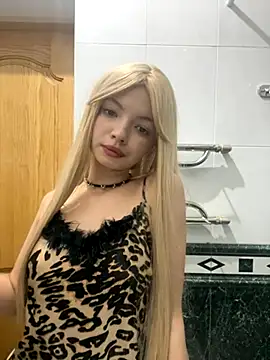 Snapshot of _Siennaaa_ chatting on 25, 10, 2025  Siennaaa  online show from 25, 10, 2025