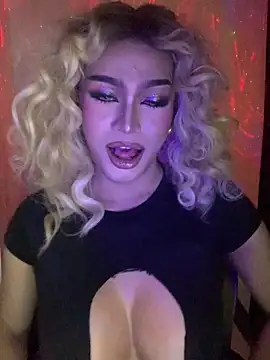 Snapshot of Kessey_Herera chatting on 11, 3, 2026 Kessey Herera online show from 11, 3, 2026