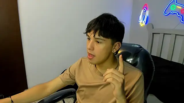 StiwenTwink online show from 17, 11, 2025