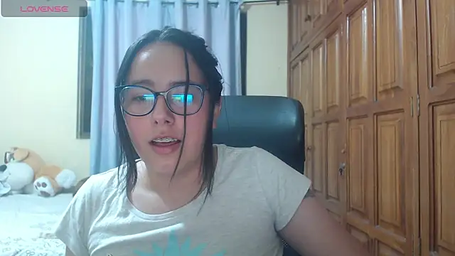 Venus cat  online show from 7, 1, 2026