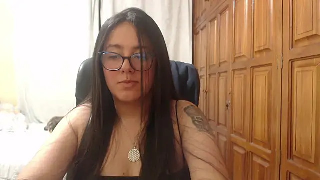 Snapshot of Venus_cat_ chatting on 25, 4, 2026 Venus cat online show from 25, 4, 2026
