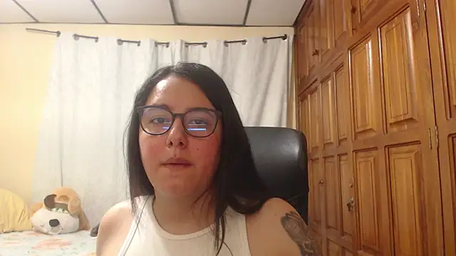 Snapshot of Venus_cat_ chatting on 17, 5, 2026 Venus cat online show from 17, 5, 2026