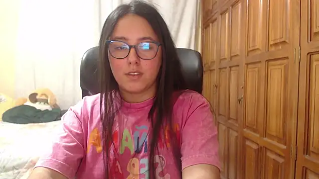 Snapshot of Venus_cat_ chatting on 18, 5, 2026 Venus cat online show from 18, 5, 2026